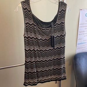 NWT Dana Buchman M stunning and flattering knitted patterned tank